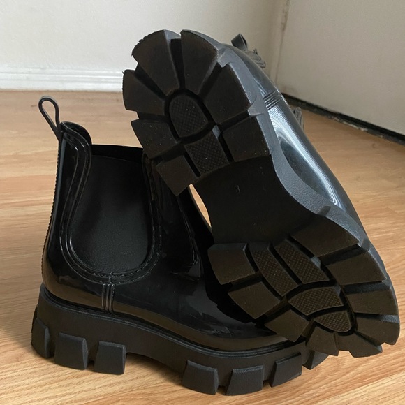 Forever 21 Ankle Boots - Picture 2 of 3